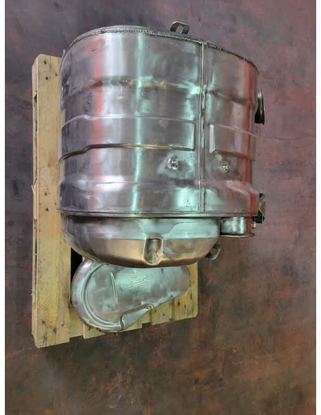 Volvo Euro 6 - Katalysator voor Vrachtwagen: afbeelding 2 Volvo Euro 6 - Katalysator voor Vrachtwagen: afbeelding 2