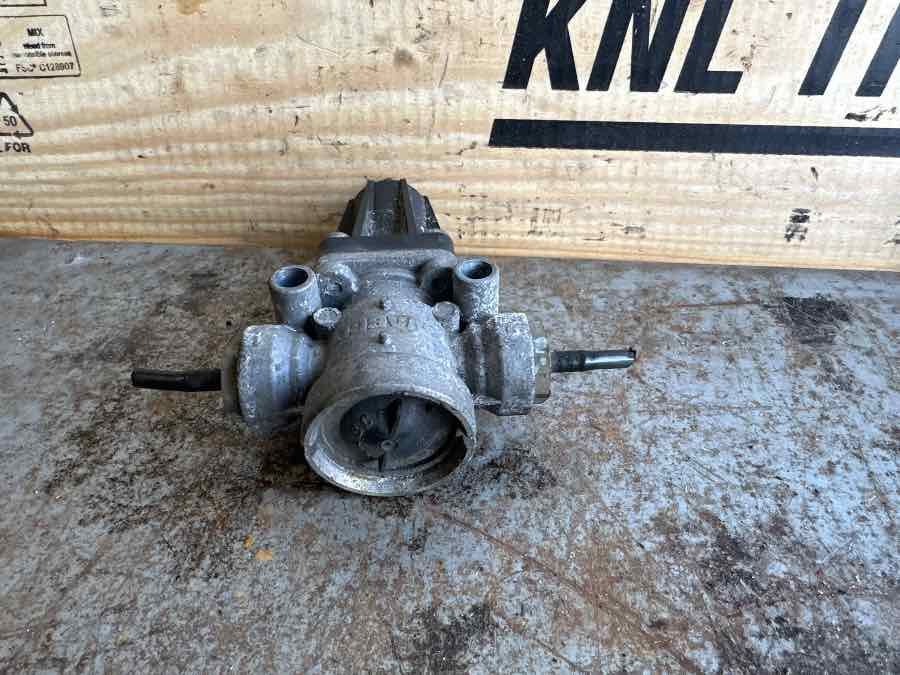 MAN 2,5 BAR VALVE 81.52101-6294 - Remventiel voor Vrachtwagen: afbeelding 2 MAN 2,5 BAR VALVE 81.52101-6294 - Remventiel voor Vrachtwagen: afbeelding 2