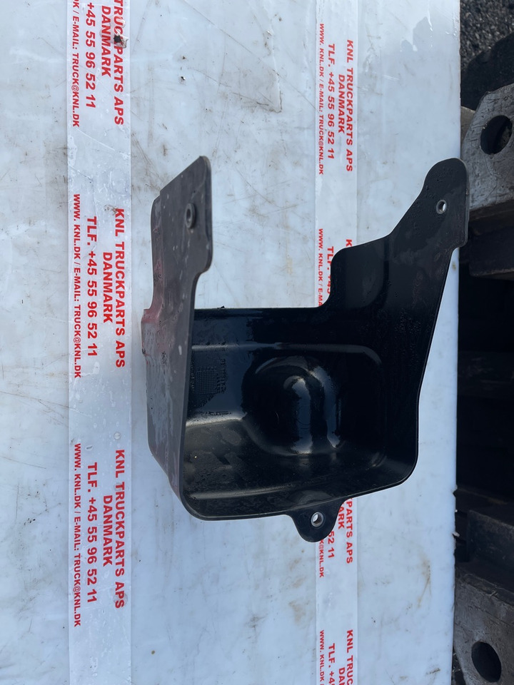 MAN ADBLUE COVER 81.15511-0226 - Frame/ Chassis voor Vrachtwagen: afbeelding 1 MAN ADBLUE COVER 81.15511-0226 - Frame/ Chassis voor Vrachtwagen: afbeelding 1
