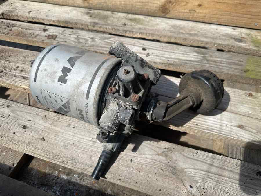 MAN AIR DRYER 81.52102-6209 - Remventiel voor Vrachtwagen: afbeelding 2 MAN AIR DRYER 81.52102-6209 - Remventiel voor Vrachtwagen: afbeelding 2