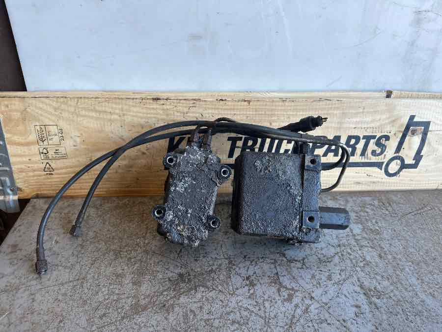 MAN CAB TILT PUMP 85.41723-6019 + 85.41723-6022 - Cabine en interieur voor Vrachtwagen: afbeelding 2 MAN CAB TILT PUMP 85.41723-6019 + 85.41723-6022 - Cabine en interieur voor Vrachtwagen: afbeelding 2