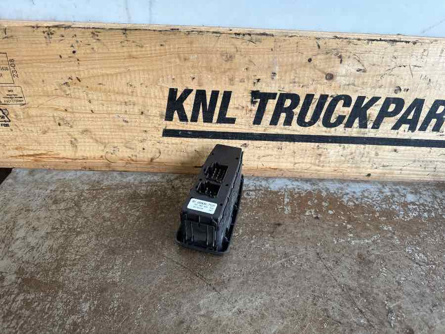 MAN ECU DOOR 81.25806-7107 - Cabine en interieur voor Vrachtwagen: afbeelding 2 MAN ECU DOOR 81.25806-7107 - Cabine en interieur voor Vrachtwagen: afbeelding 2