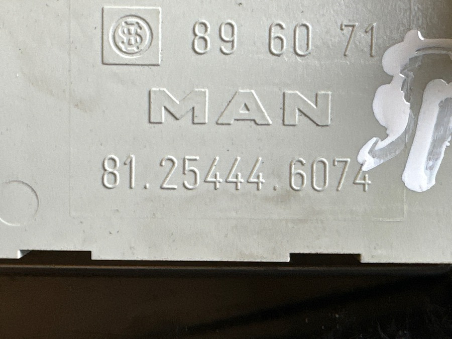 MAN ELECTRIC CENTRAL 81.25444-6074 - Elektrisch systeem voor Vrachtwagen: afbeelding 2 MAN ELECTRIC CENTRAL 81.25444-6074 - Elektrisch systeem voor Vrachtwagen: afbeelding 2