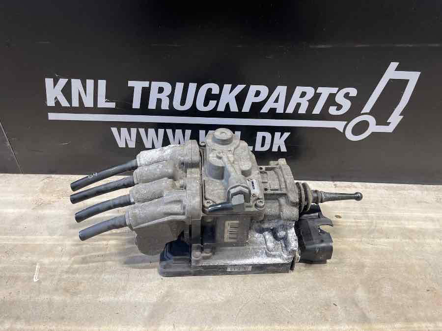 MAN FOOT BREAKE VALVE 81.52130-6305 - Remventiel voor Vrachtwagen: afbeelding 1 MAN FOOT BREAKE VALVE 81.52130-6305 - Remventiel voor Vrachtwagen: afbeelding 1