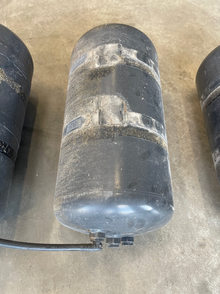 MERCEDES AIR TANK A0074324601 - Frame/ Chassis voor Vrachtwagen: afbeelding 2 MERCEDES AIR TANK A0074324601 - Frame/ Chassis voor Vrachtwagen: afbeelding 2