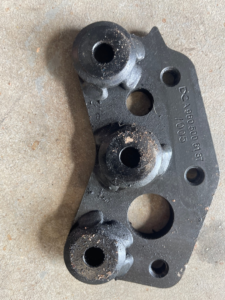 MERCEDES BRACKET A9605006137 - Frame/ Chassis voor Vrachtwagen: afbeelding 1 MERCEDES BRACKET A9605006137 - Frame/ Chassis voor Vrachtwagen: afbeelding 1