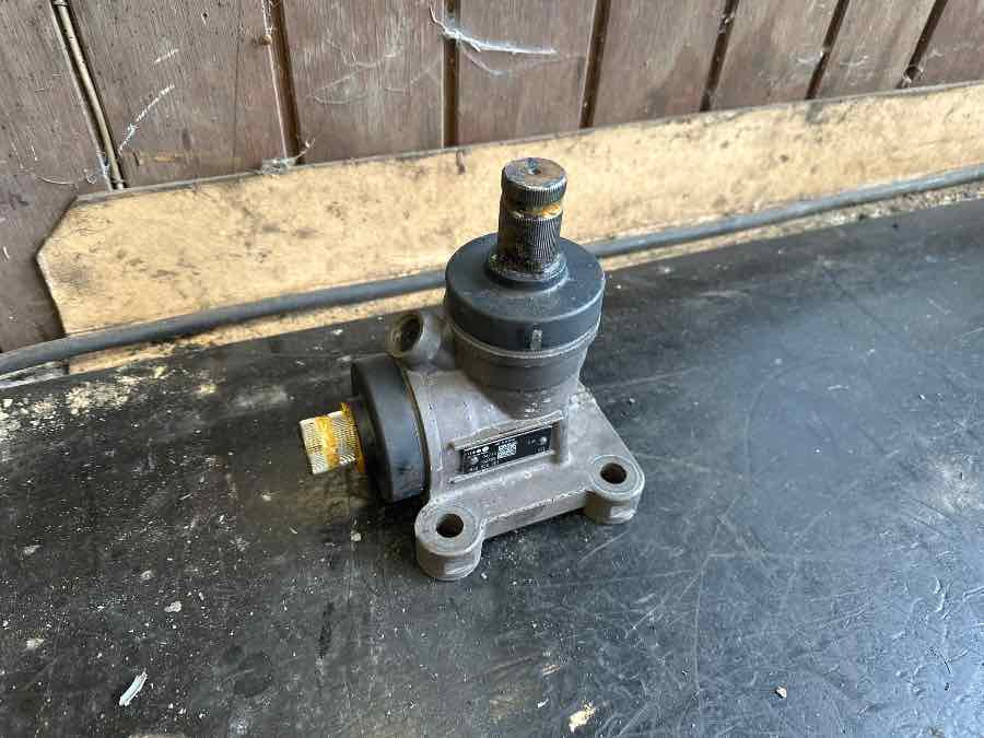 MERCEDES STEERING ANGLED A6294600025 - Stuurinrichting voor Bus: afbeelding 1 MERCEDES STEERING ANGLED A6294600025 - Stuurinrichting voor Bus: afbeelding 1