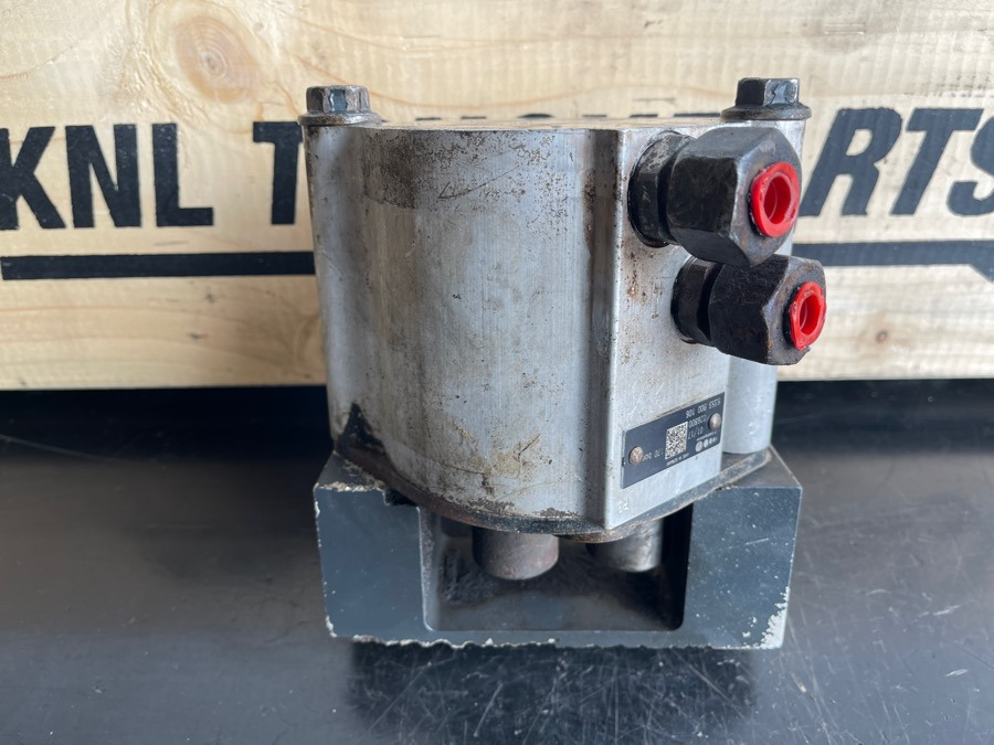 MERCEDES STEERING VALVE A9604600484 - Remventiel voor Vrachtwagen: afbeelding 1 MERCEDES STEERING VALVE A9604600484 - Remventiel voor Vrachtwagen: afbeelding 1