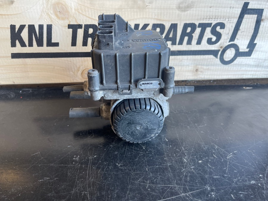 MERCEDES VALVE A0004295924 - Remventiel voor Vrachtwagen: afbeelding 1 MERCEDES VALVE A0004295924 - Remventiel voor Vrachtwagen: afbeelding 1
