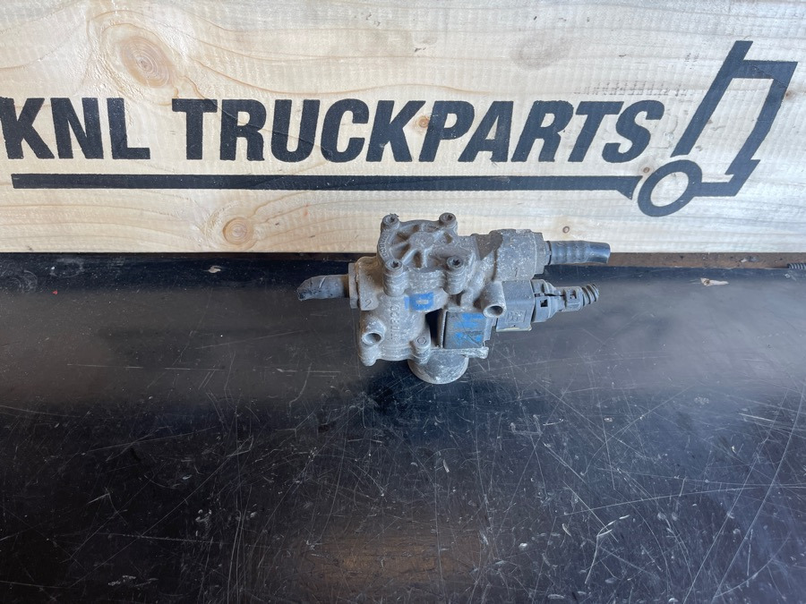 MERCEDES VALVE A0054299244 - Remventiel voor Vrachtwagen: afbeelding 1 MERCEDES VALVE A0054299244 - Remventiel voor Vrachtwagen: afbeelding 1