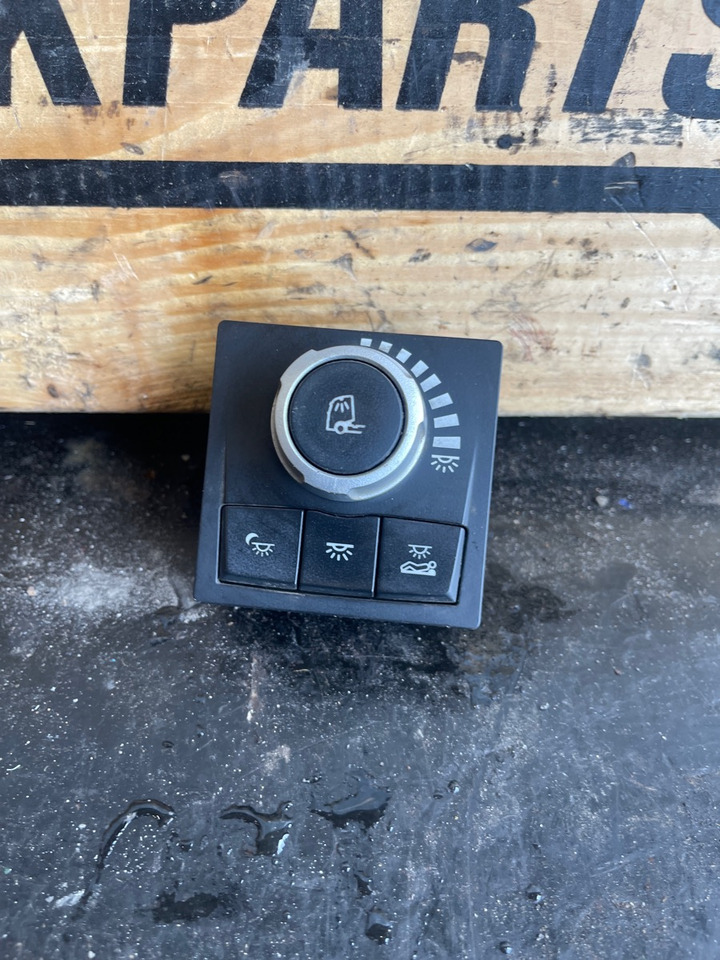 RENAULT SWITCH LIGHT 7421995058 - Cabine en interieur voor Vrachtwagen: afbeelding 1 RENAULT SWITCH LIGHT 7421995058 - Cabine en interieur voor Vrachtwagen: afbeelding 1