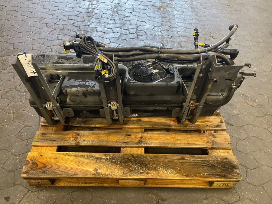 SCANIA ADBLUE TANK 2173147 - AdBlue Tank voor Vrachtwagen: afbeelding 2 SCANIA ADBLUE TANK 2173147 - AdBlue Tank voor Vrachtwagen: afbeelding 2