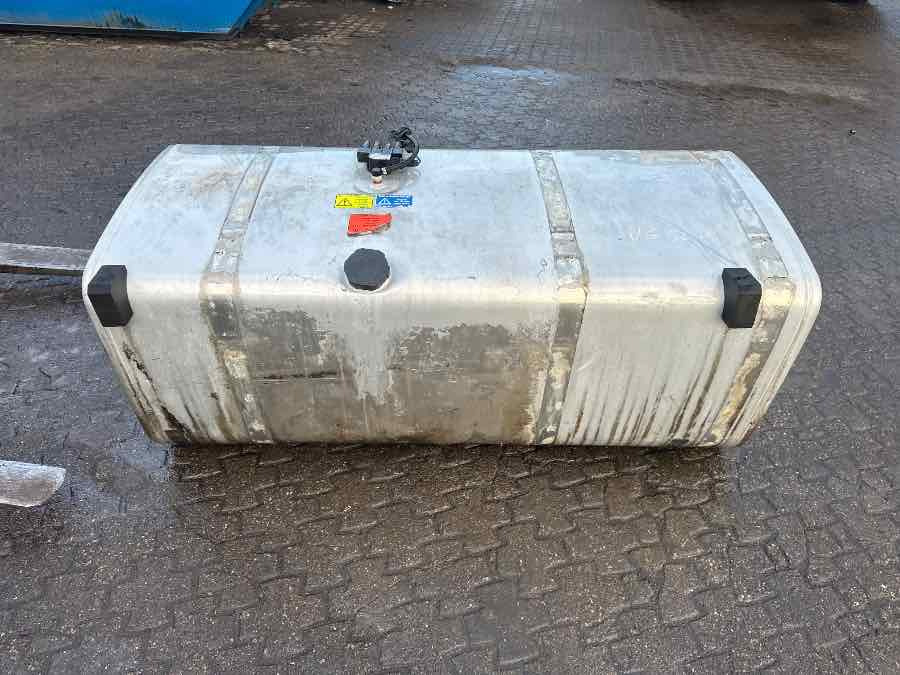 SCANIA FUEL TANK 1871192 - Brandstofsysteem voor Vrachtwagen: afbeelding 2 SCANIA FUEL TANK 1871192 - Brandstofsysteem voor Vrachtwagen: afbeelding 2