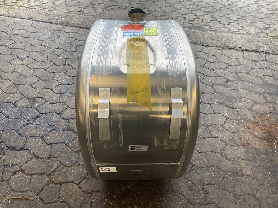 SCANIA FUEL TANK 2710455 - Brandstofsysteem voor Vrachtwagen: afbeelding 3 SCANIA FUEL TANK 2710455 - Brandstofsysteem voor Vrachtwagen: afbeelding 3