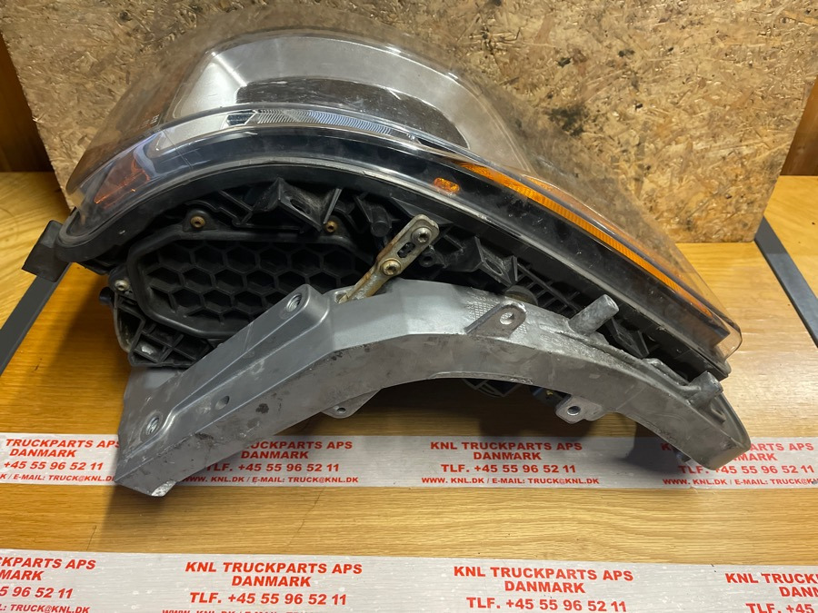 SCANIA LAMP 2655841 - Lichten/ Verlichting voor Vrachtwagen: afbeelding 2 SCANIA LAMP 2655841 - Lichten/ Verlichting voor Vrachtwagen: afbeelding 2