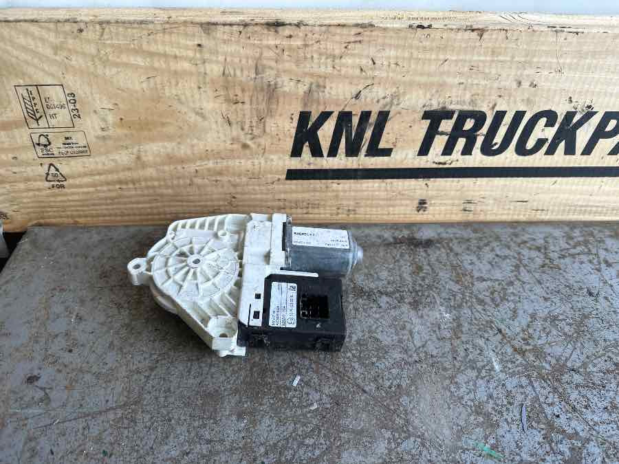 VOLVO ECU WINDO MEKANISME 84062947 - Elektrisch systeem voor Vrachtwagen: afbeelding 1 VOLVO ECU WINDO MEKANISME 84062947 - Elektrisch systeem voor Vrachtwagen: afbeelding 1