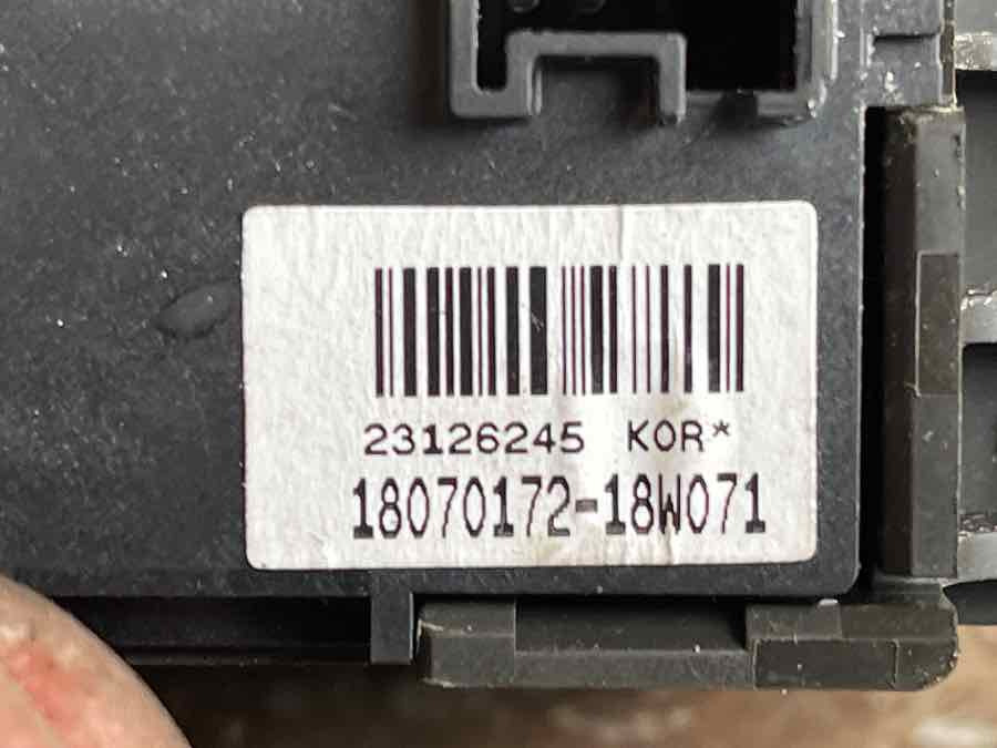 VOLVO HANDBRAKE SWITCH 23126245 - Elektrisch systeem voor Vrachtwagen: afbeelding 3 VOLVO HANDBRAKE SWITCH 23126245 - Elektrisch systeem voor Vrachtwagen: afbeelding 3