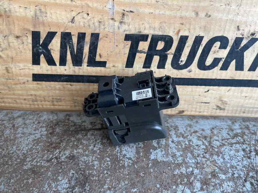 VOLVO HANDBRAKE SWITCH 23126245 - Elektrisch systeem voor Vrachtwagen: afbeelding 2 VOLVO HANDBRAKE SWITCH 23126245 - Elektrisch systeem voor Vrachtwagen: afbeelding 2