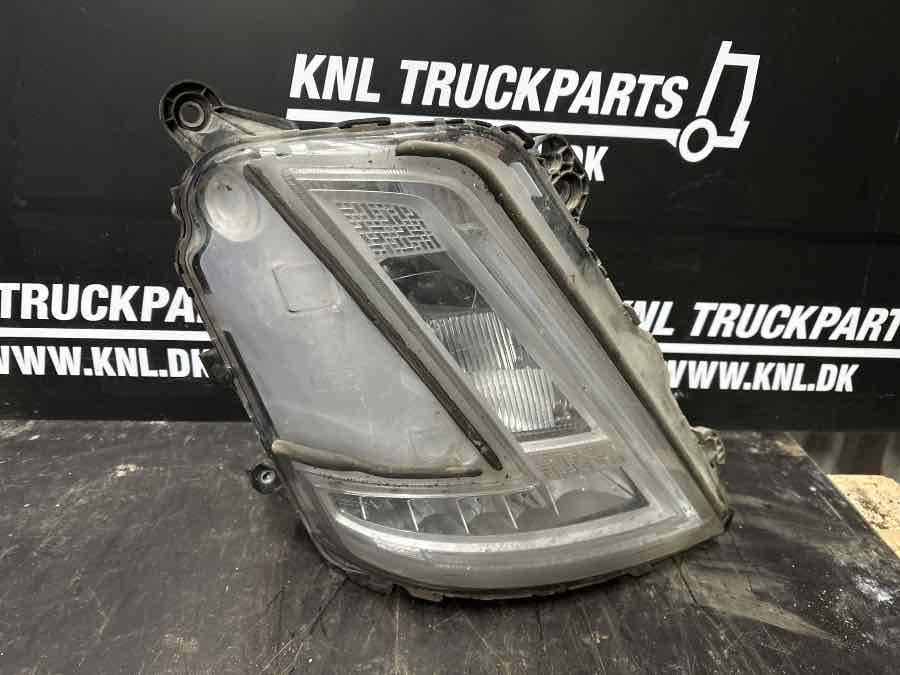 VOLVO LAMP 24056499 - Lichten/ Verlichting voor Vrachtwagen: afbeelding 1 VOLVO LAMP 24056499 - Lichten/ Verlichting voor Vrachtwagen: afbeelding 1