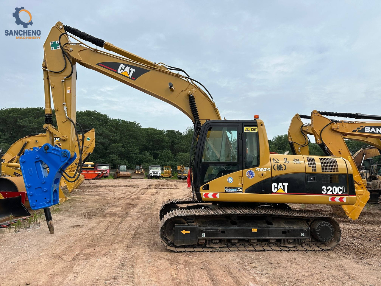 CAT 320CL with hammer crawler excavator - Rupsgraafmachine: afbeelding 4 CAT 320CL with hammer crawler excavator - Rupsgraafmachine: afbeelding 4