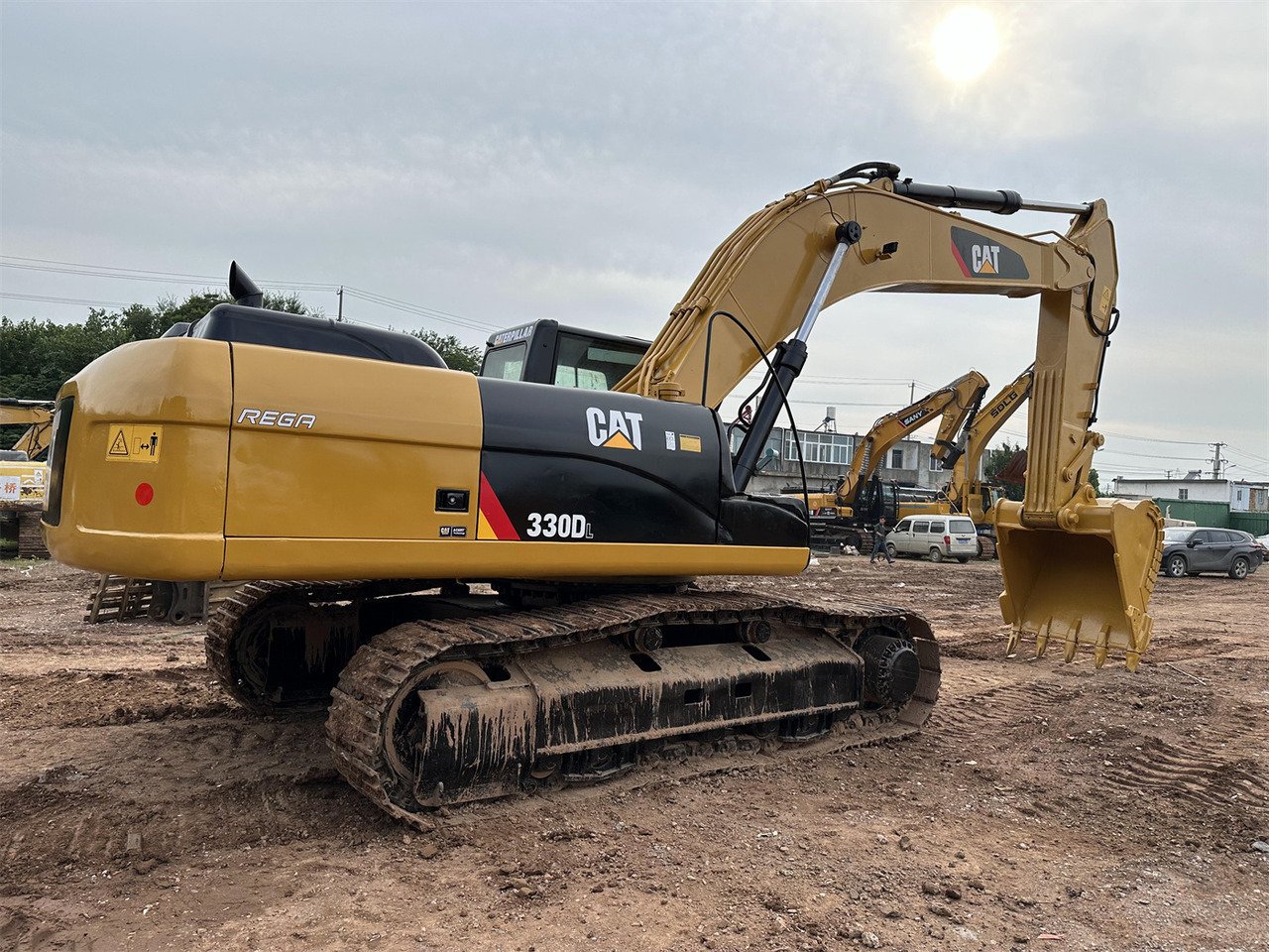CATERPILLAR 330DL - Rupsgraafmachine: afbeelding 1 CATERPILLAR 330DL - Rupsgraafmachine: afbeelding 1