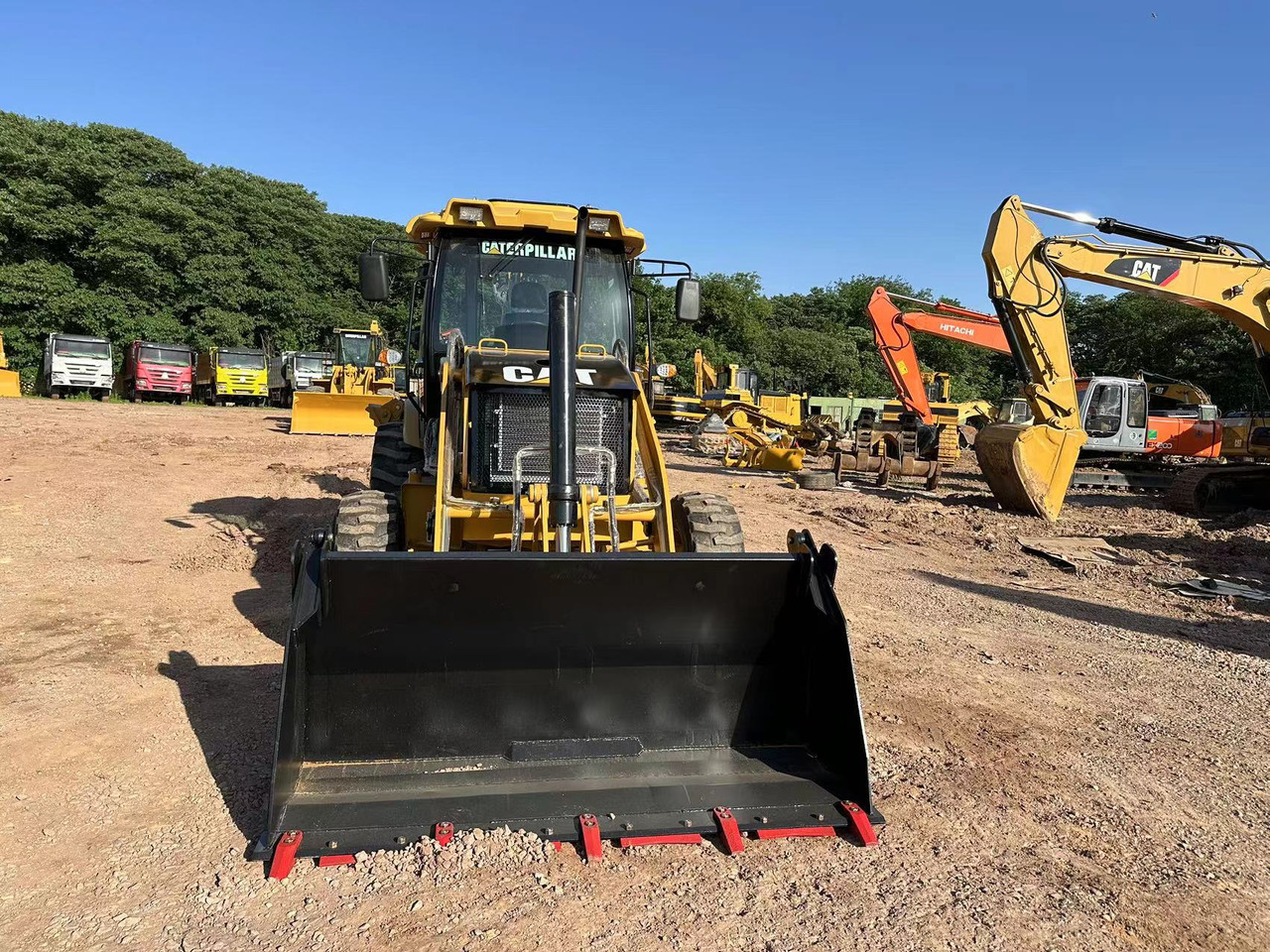 CATERPILLAR 420F2 - Graaflaadmachine: afbeelding 2 CATERPILLAR 420F2 - Graaflaadmachine: afbeelding 2