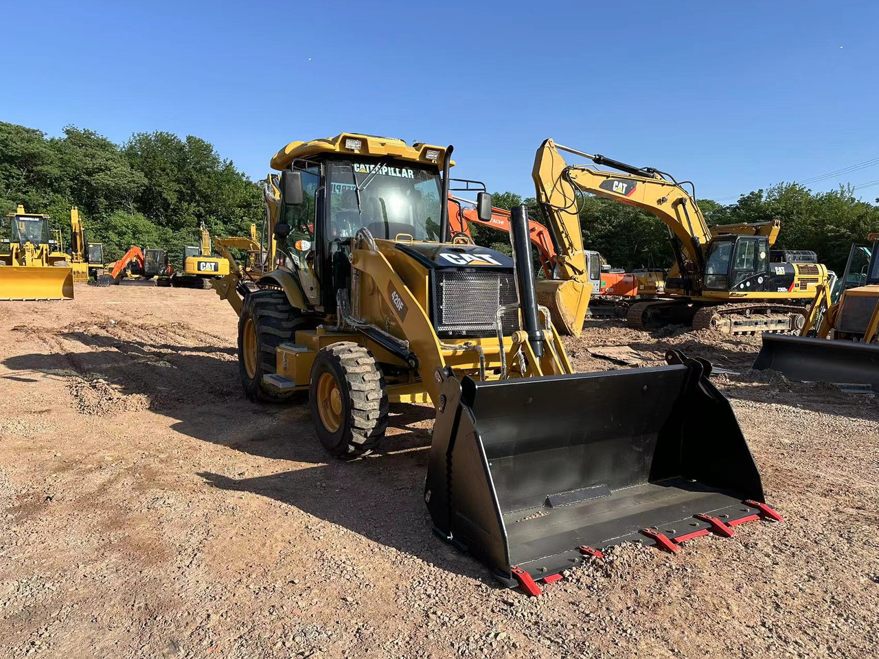 CATERPILLAR 420F2 - Graaflaadmachine: afbeelding 3 CATERPILLAR 420F2 - Graaflaadmachine: afbeelding 3