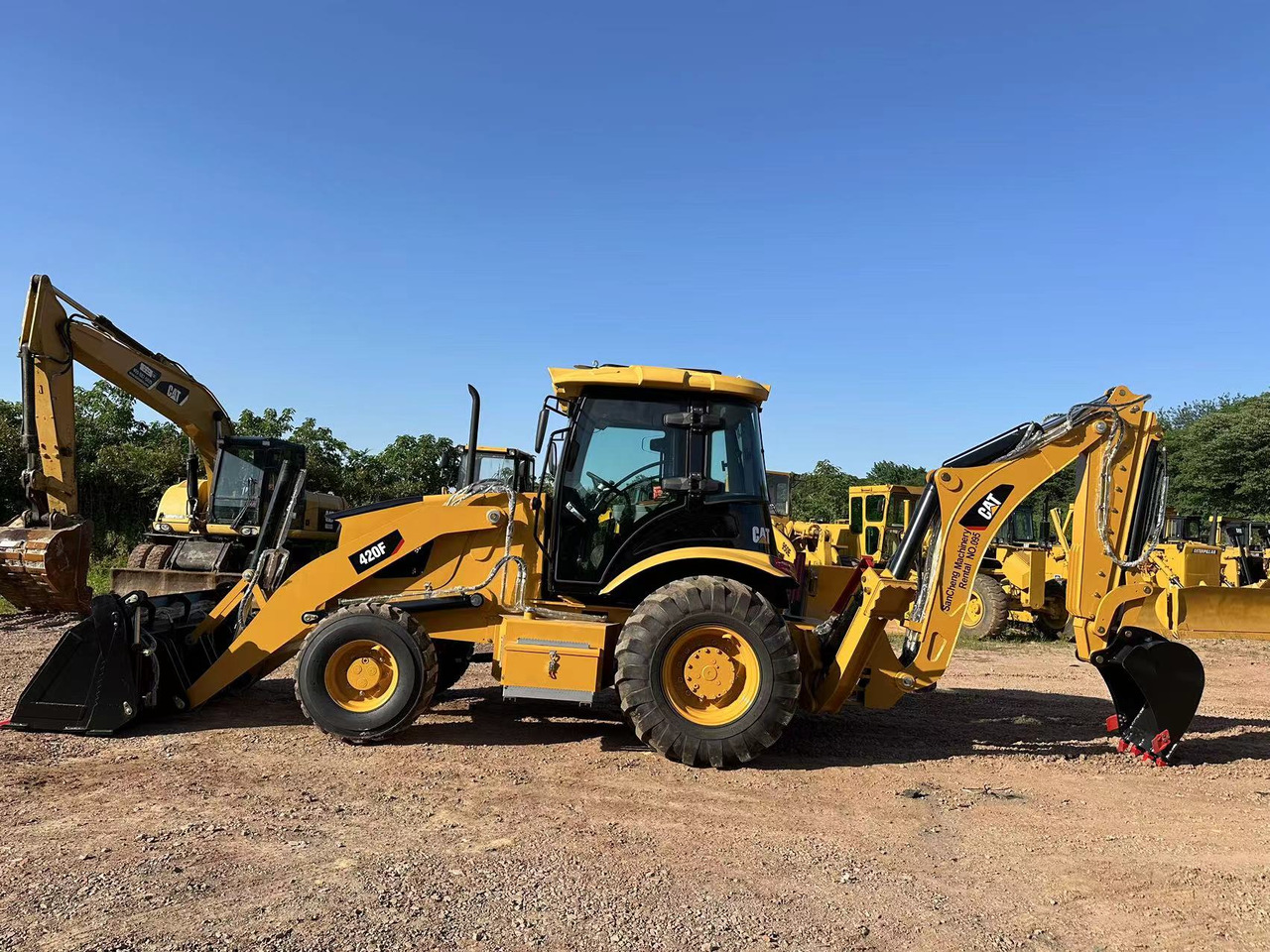 CATERPILLAR 420F2 - Graaflaadmachine: afbeelding 4 CATERPILLAR 420F2 - Graaflaadmachine: afbeelding 4