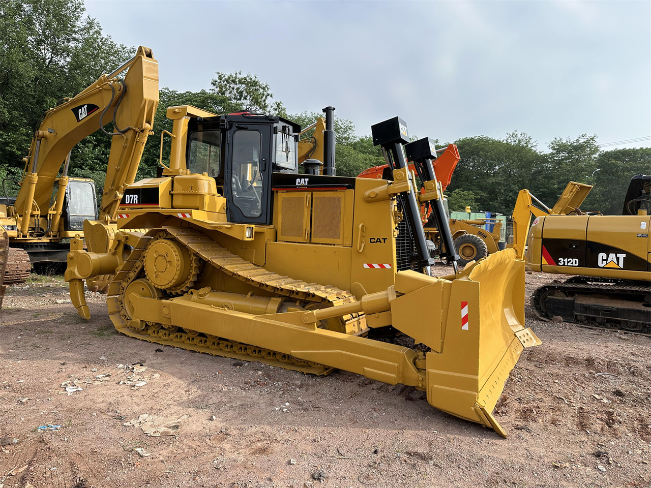 CATERPILLAR D7R - Bulldozer: afbeelding 1 CATERPILLAR D7R - Bulldozer: afbeelding 1