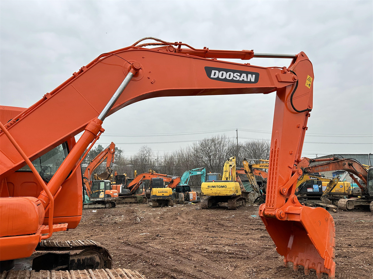 DOOSAN DH220 excavator - Rupsgraafmachine: afbeelding 4 DOOSAN DH220 excavator - Rupsgraafmachine: afbeelding 4