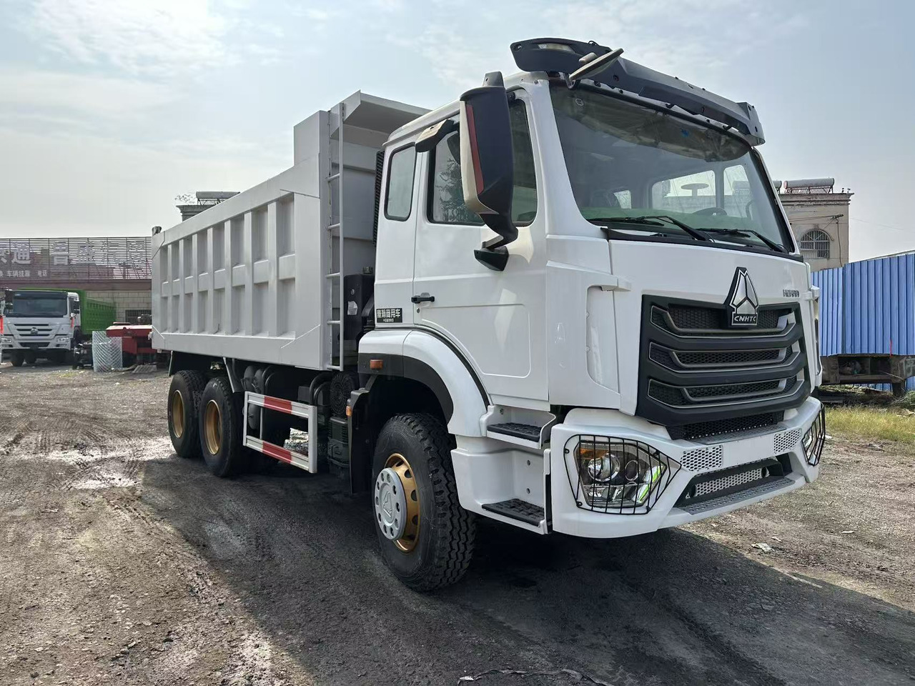 SINOTRUK HOHAN 400hp 6x4 tipper truck - Kipper vrachtwagen: afbeelding 1 SINOTRUK HOHAN 400hp 6x4 tipper truck - Kipper vrachtwagen: afbeelding 1