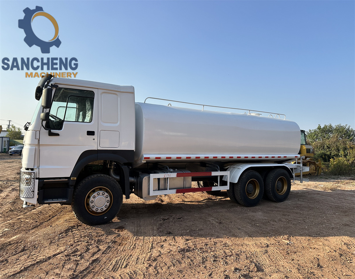 SINOTRUK HOWO 371 6x4 Water Tanker Truck - Tankwagen: afbeelding 4 SINOTRUK HOWO 371 6x4 Water Tanker Truck - Tankwagen: afbeelding 4