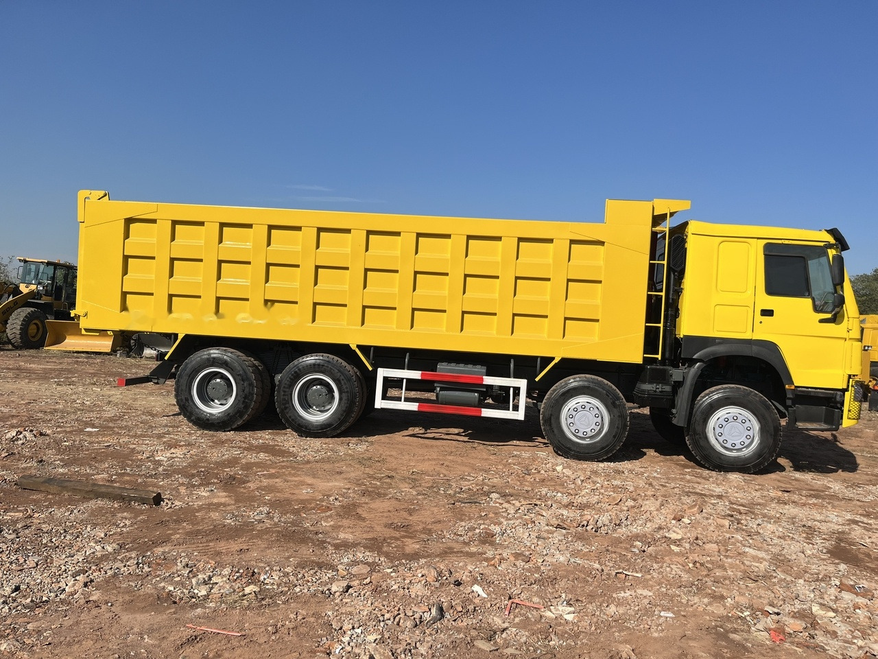 SINOTRUK HOWO 371 Dump Truck 8x4 - Kipper vrachtwagen: afbeelding 2 SINOTRUK HOWO 371 Dump Truck 8x4 - Kipper vrachtwagen: afbeelding 2