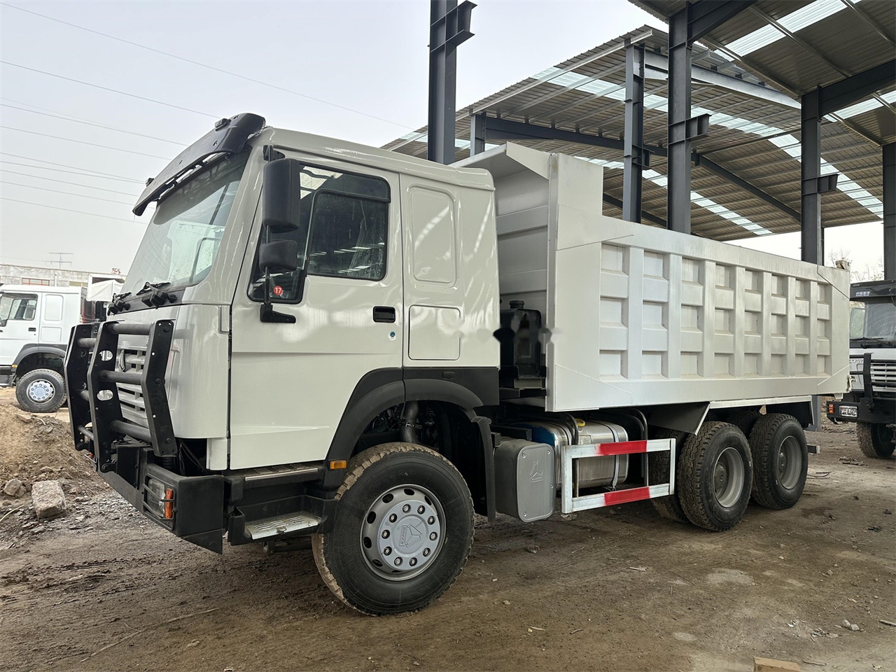 SINOTRUK HOWO 371 Dump Truck - Kipper vrachtwagen: afbeelding 1 SINOTRUK HOWO 371 Dump Truck - Kipper vrachtwagen: afbeelding 1