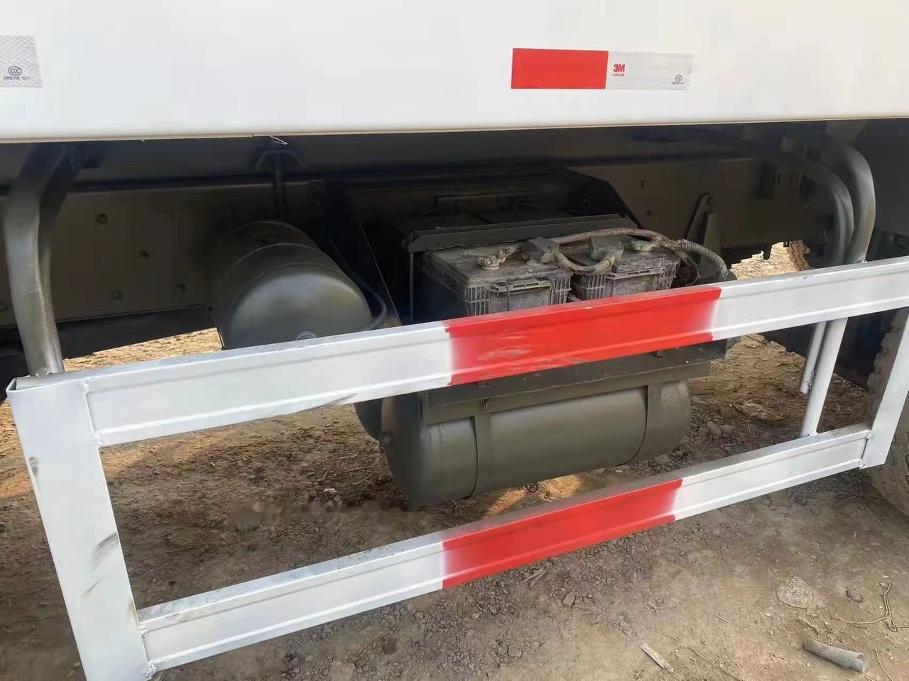 SINOTRUK HOWO 371 Tipper truck - Kipper vrachtwagen: afbeelding 5 SINOTRUK HOWO 371 Tipper truck - Kipper vrachtwagen: afbeelding 5