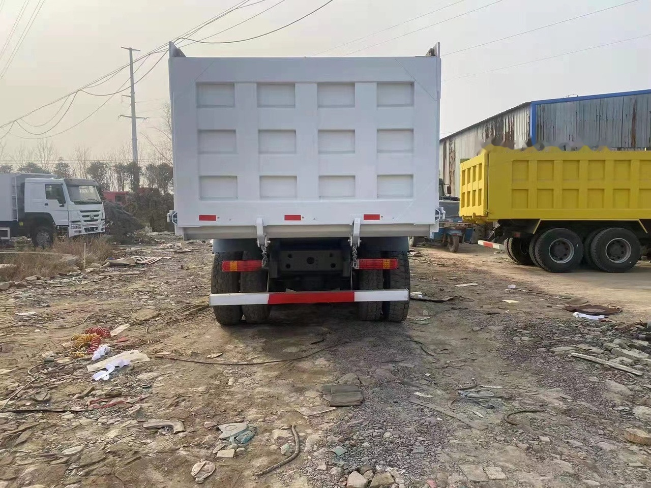 SINOTRUK HOWO 371 Tipper truck - Kipper vrachtwagen: afbeelding 3 SINOTRUK HOWO 371 Tipper truck - Kipper vrachtwagen: afbeelding 3