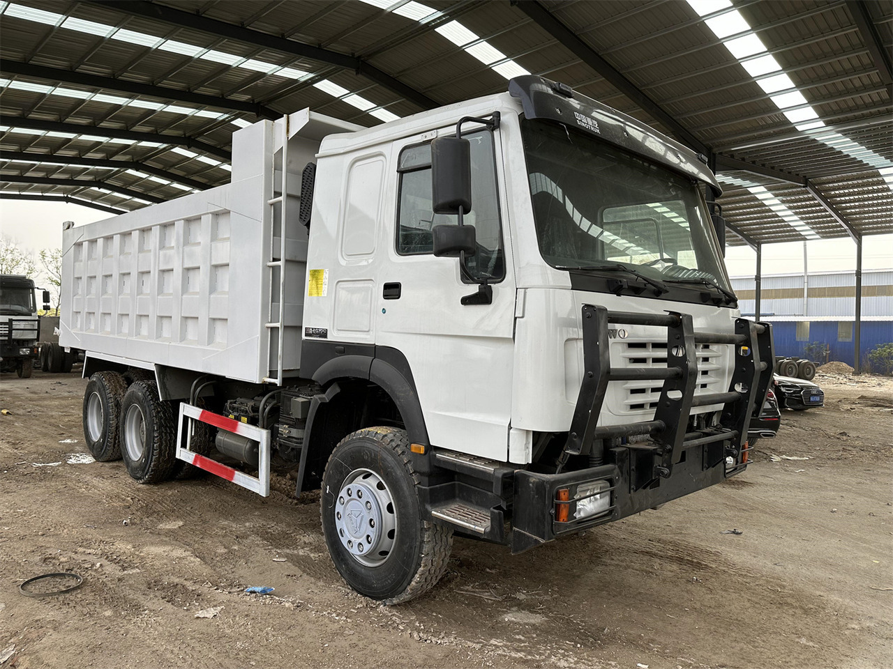SINOTRUK HOWO Dump truck 371 6x4 - Kipper vrachtwagen: afbeelding 5 SINOTRUK HOWO Dump truck 371 6x4 - Kipper vrachtwagen: afbeelding 5