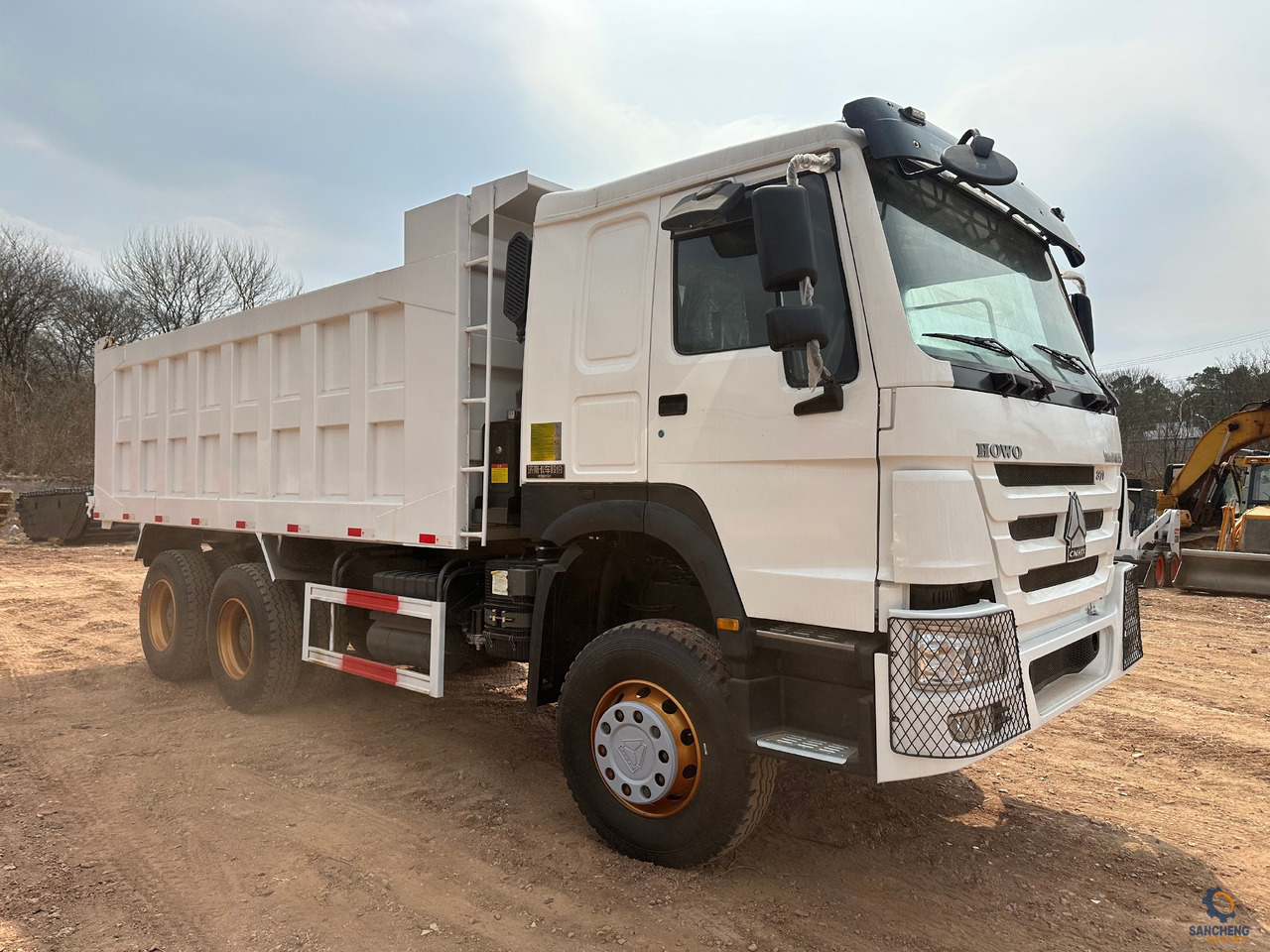 SINOTRUK HOWO Dump truck 371hp 6x4 - Kipper vrachtwagen: afbeelding 4 SINOTRUK HOWO Dump truck 371hp 6x4 - Kipper vrachtwagen: afbeelding 4