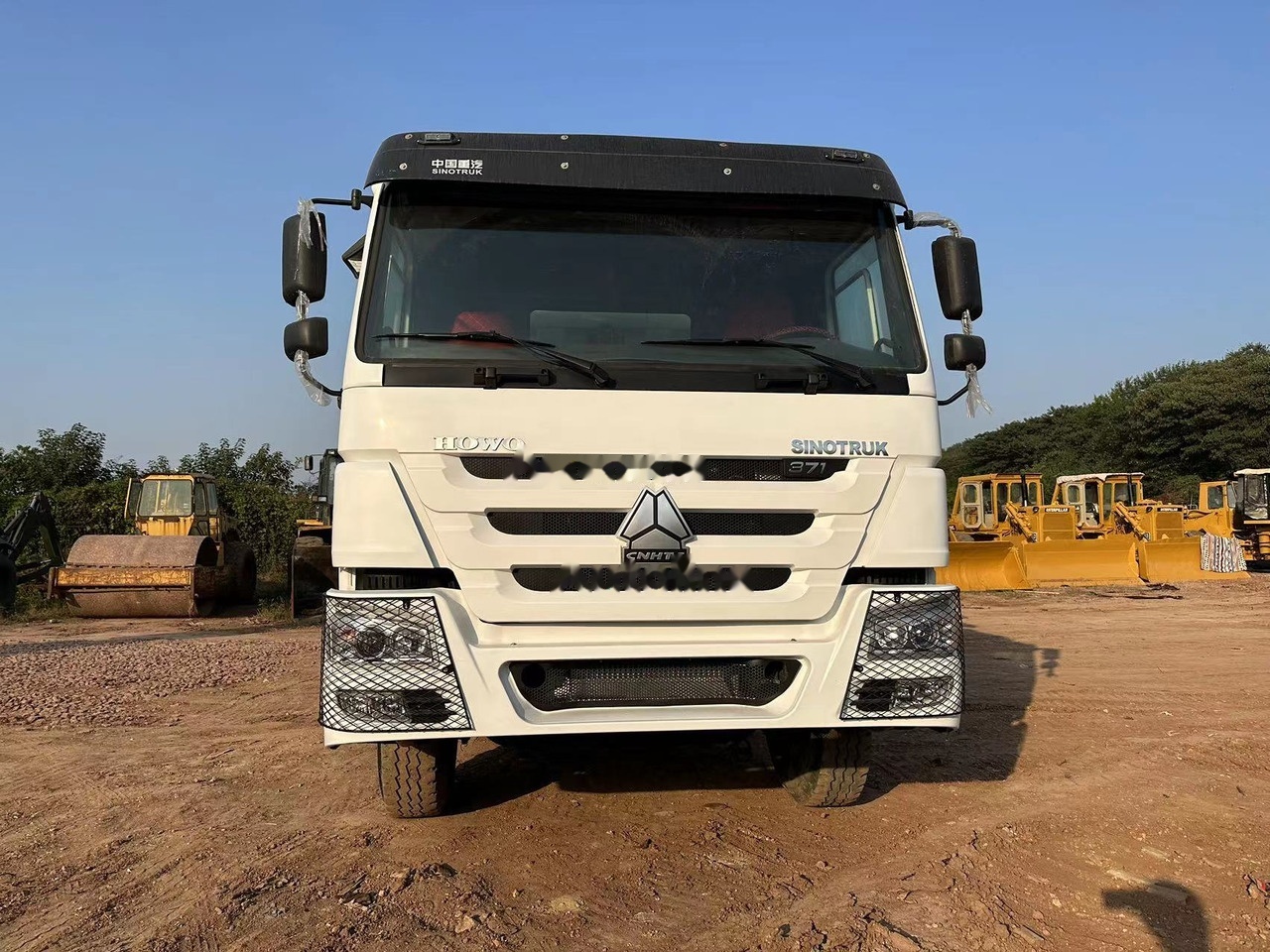 SINOTRUK HOWO HOWO 371 6x4 - Kipper vrachtwagen: afbeelding 3 SINOTRUK HOWO HOWO 371 6x4 - Kipper vrachtwagen: afbeelding 3