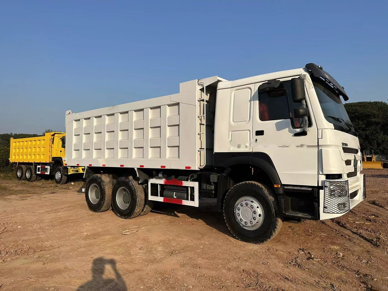 SINOTRUK HOWO HOWO 371 6x4 - Kipper vrachtwagen: afbeelding 5 SINOTRUK HOWO HOWO 371 6x4 - Kipper vrachtwagen: afbeelding 5