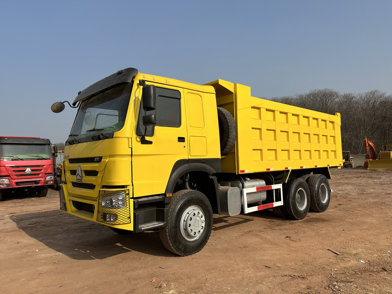 SINOTRUK Howo 6x4 Dump truck 371hp - Kipper vrachtwagen: afbeelding 2 SINOTRUK Howo 6x4 Dump truck 371hp - Kipper vrachtwagen: afbeelding 2