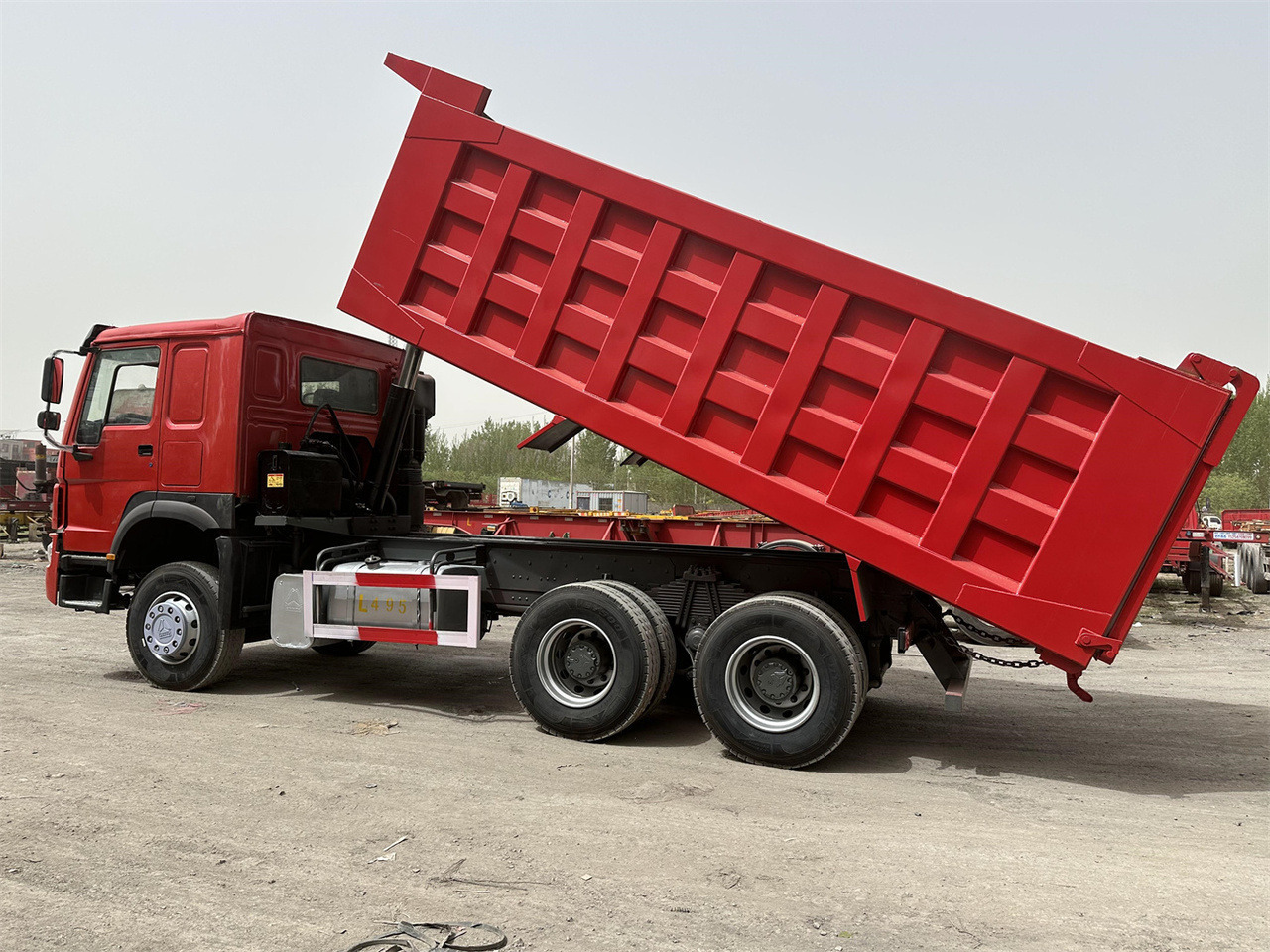SINOTRUK Howo Dump truck 371 - Kipper vrachtwagen: afbeelding 4 SINOTRUK Howo Dump truck 371 - Kipper vrachtwagen: afbeelding 4