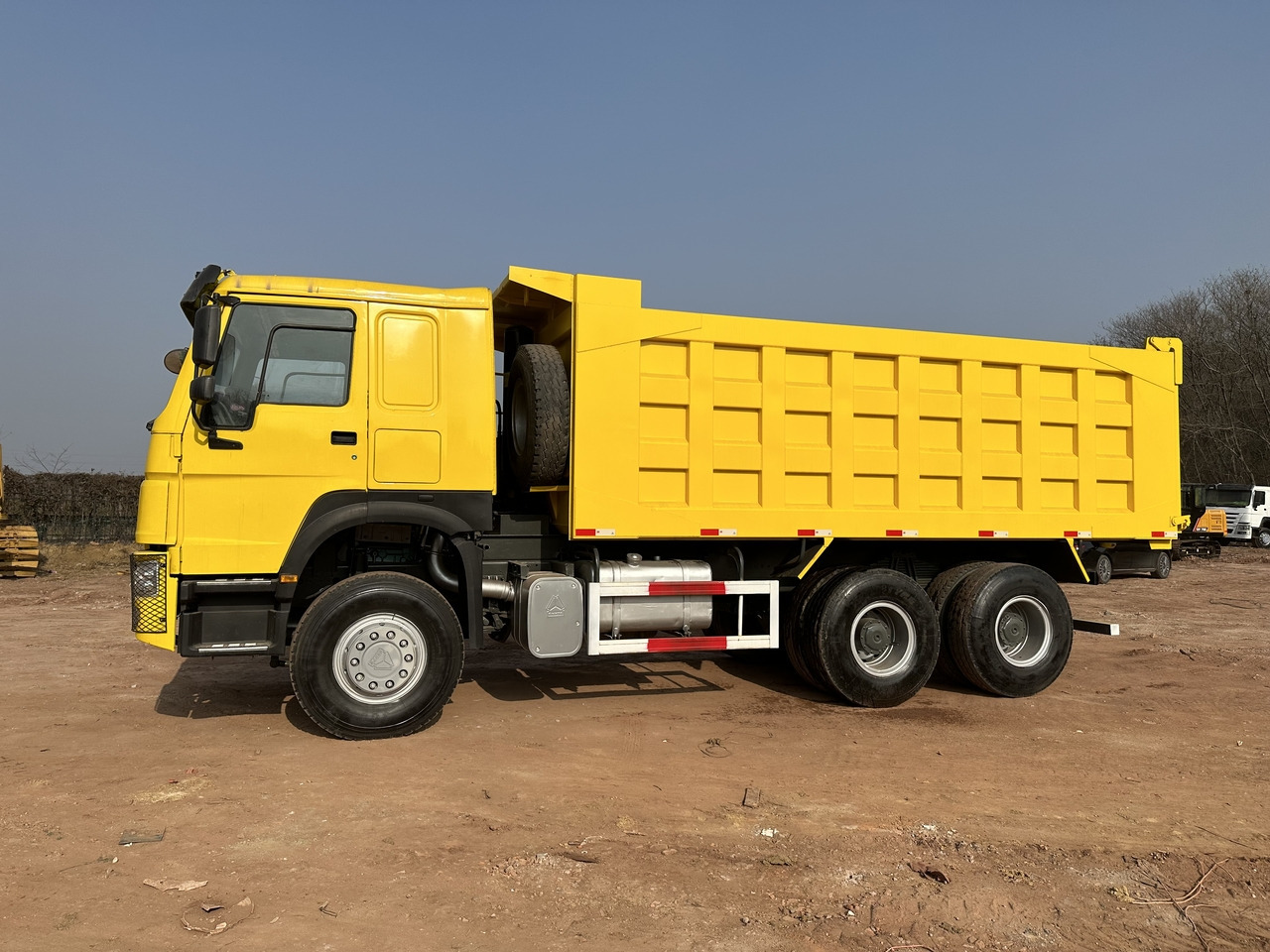 SINOTRUK Howo Dump truck 371 - Kipper vrachtwagen: afbeelding 3 SINOTRUK Howo Dump truck 371 - Kipper vrachtwagen: afbeelding 3
