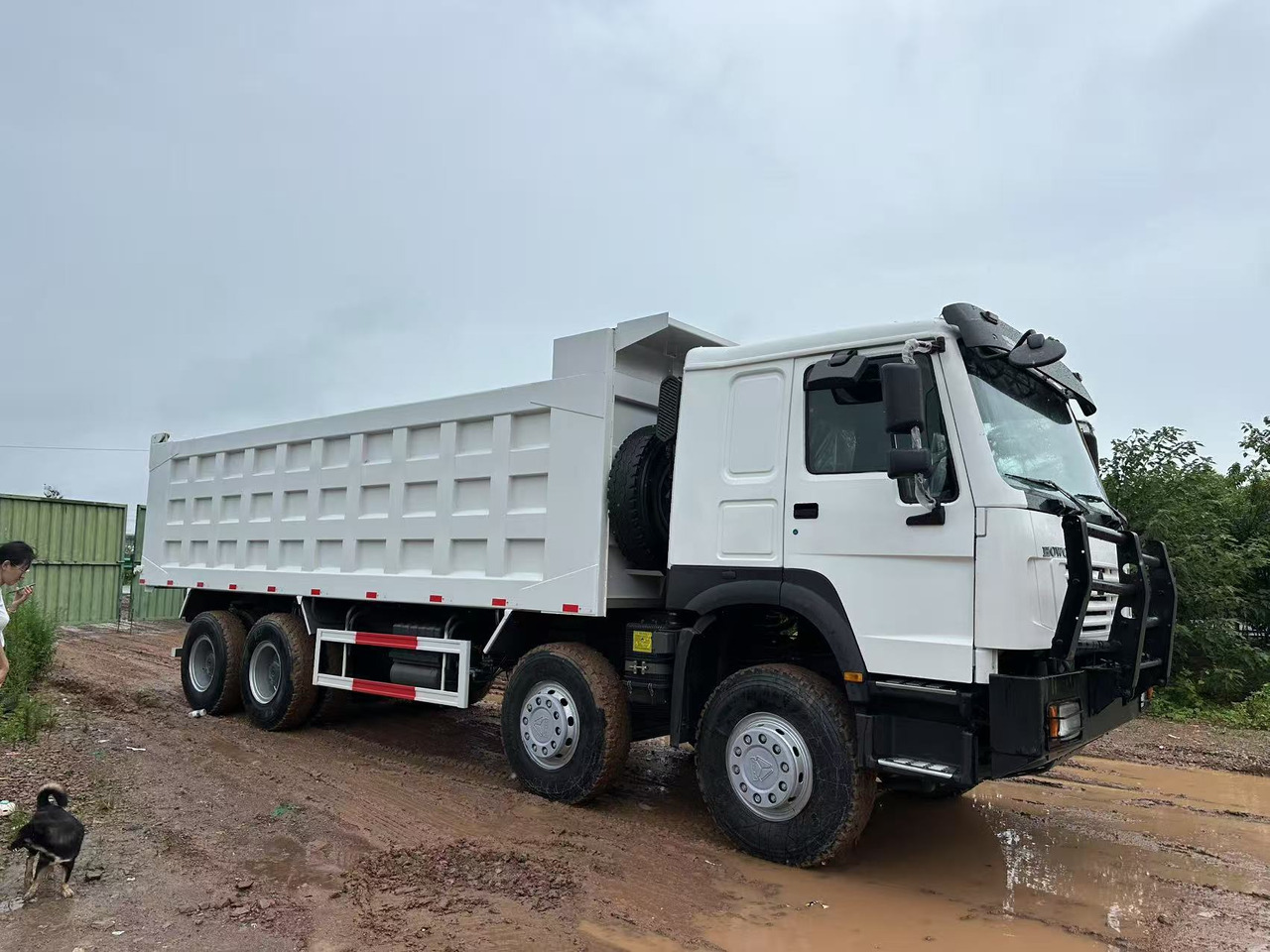 Sinotruk HOWO 371hp - Kipper vrachtwagen: afbeelding 4 Sinotruk HOWO 371hp - Kipper vrachtwagen: afbeelding 4