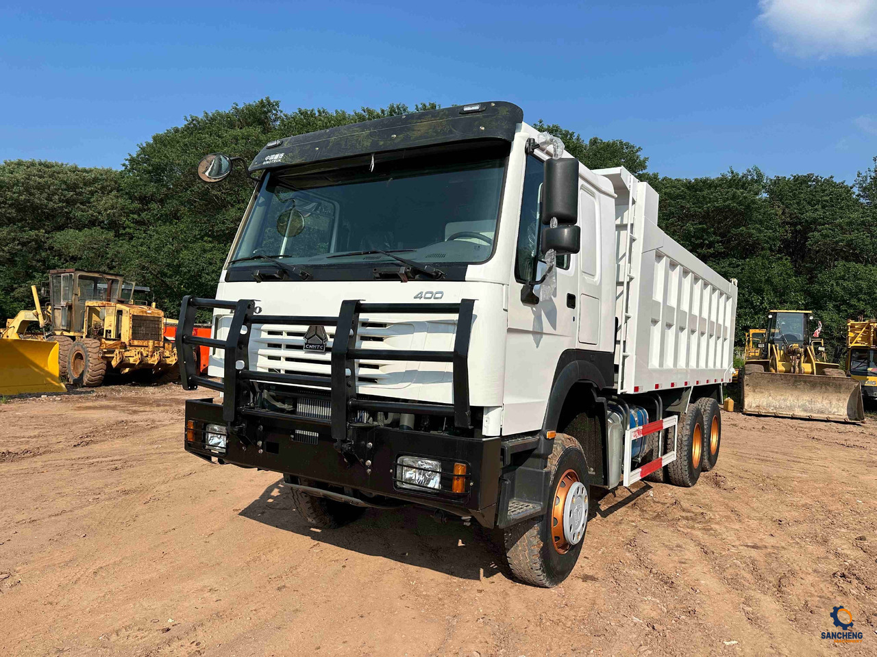 Sinotruk HOWO 400HP With Bumper 6X4 - Kipper vrachtwagen: afbeelding 1 Sinotruk HOWO 400HP With Bumper 6X4 - Kipper vrachtwagen: afbeelding 1