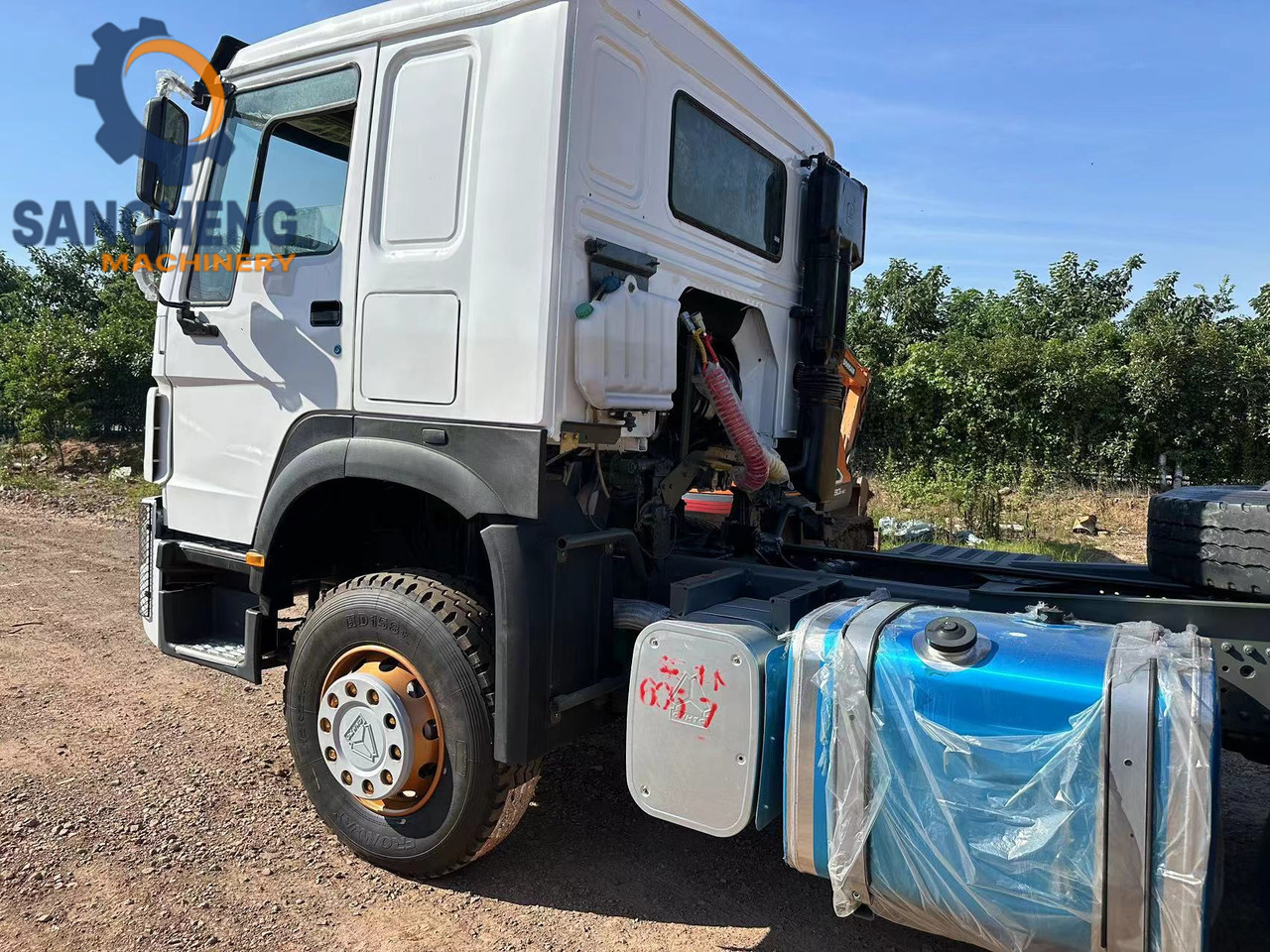 SINOTRUK HOWO Truck Head 371hp - Trekker: afbeelding 2 SINOTRUK HOWO Truck Head 371hp - Trekker: afbeelding 2