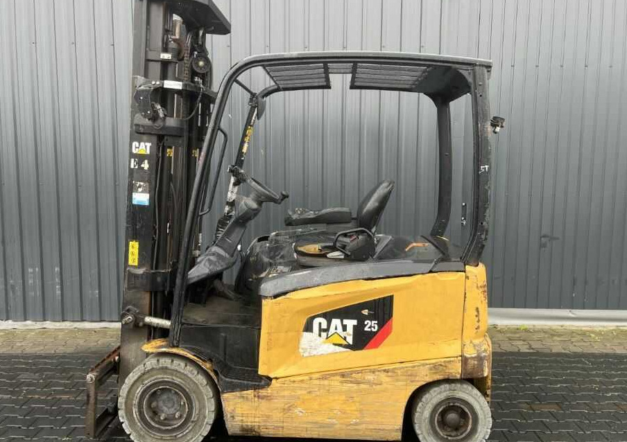 CAT Lift Trucks EP25CN - Elektrische heftruck: afbeelding 2 CAT Lift Trucks EP25CN - Elektrische heftruck: afbeelding 2