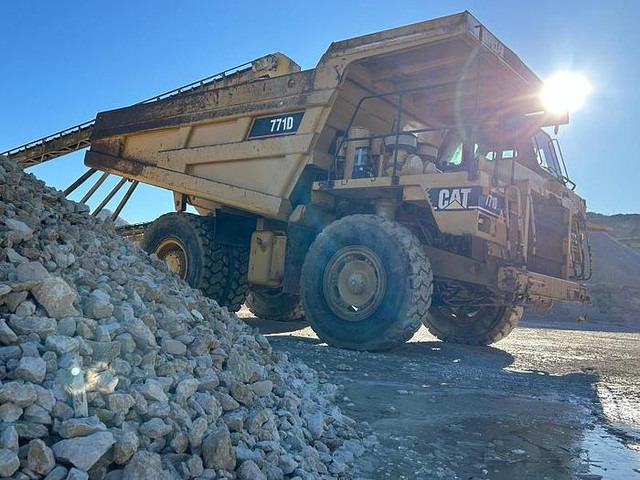 Caterpillar 771D - Kiepwagen: afbeelding 2 Caterpillar 771D - Kiepwagen: afbeelding 2