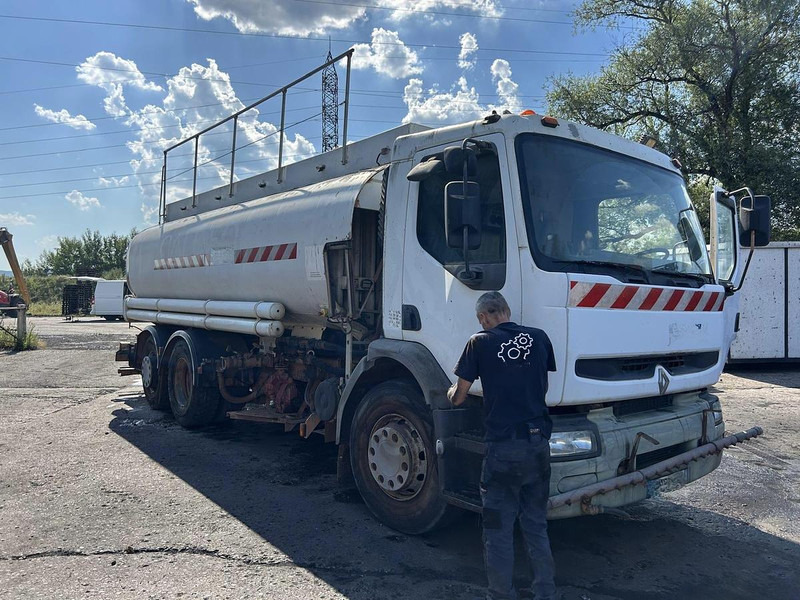 Renault 320 - Tankwagen: afbeelding 3 Renault 320 - Tankwagen: afbeelding 3