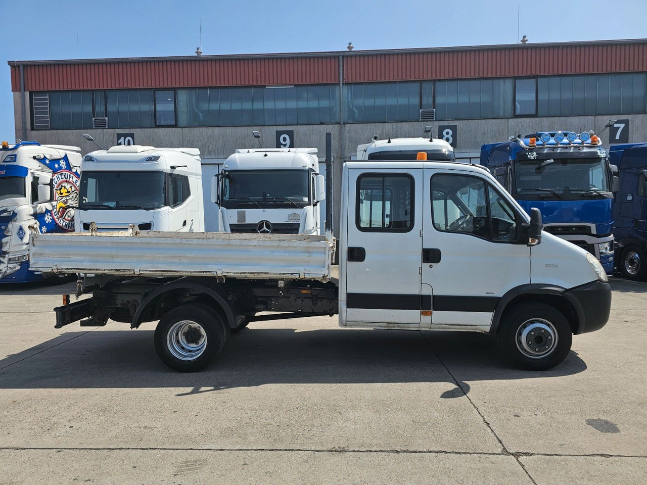 Iveco DAILY * DREISEITENKIPPER * MEILER * STANDHZ - Kipper bestelwagen, Bestelwagen met dubbele cabine: afbeelding 4 Iveco DAILY * DREISEITENKIPPER * MEILER * STANDHZ - Kipper bestelwagen, Bestelwagen met dubbele cabine: afbeelding 4